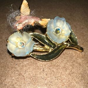 Vintage Hummingbird And Flowers Brooch. Gold Tone, Enamel, Rhinestones.